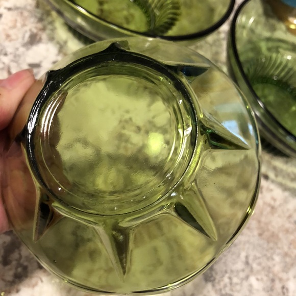 2 GREEN GLASS SMOOTH  SIDES W/RIBBED FOOT & 1 SMALL SUNBURST BOWL -SCALLOP TOP - Picture 9 of 12
